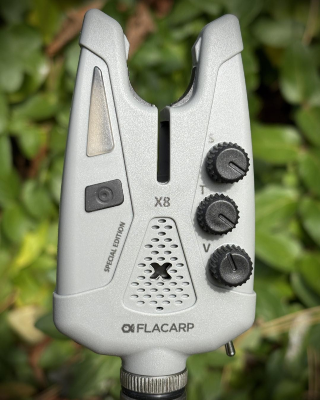 Signalizátor FLACARP X8 - speciální edice podzim 2025 Barva:: Šedá
