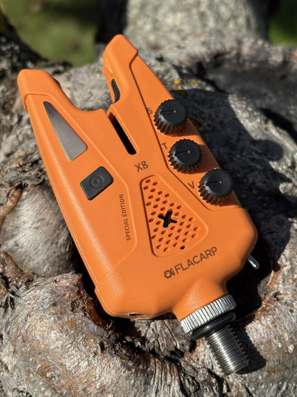 Signalizátor FLACARP X8 - speciální edice podzim 2025 Barva:: Oranžová