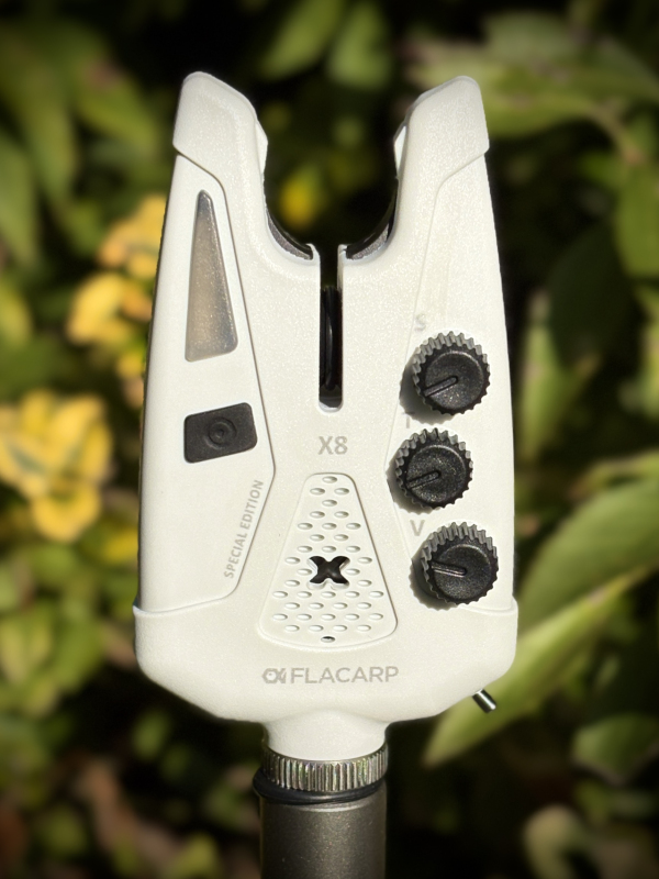 Signalizátor FLACARP X8 - speciální edice podzim 2025 Barva:: Bílá