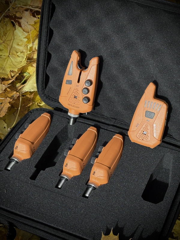 Sady FLACARP X8 + RX8 - speciální edice podzim 2025 1) Sada:: FLACARP X8 2+1, 2) Barva:: Oranžová