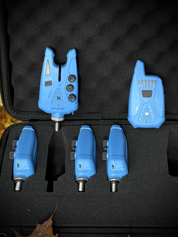 Sady FLACARP X8 + RX8 - speciální edice podzim 2025 1) Sada:: FLACARP X8 2+1, 2) Barva:: Modrá