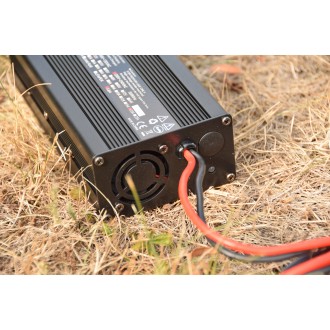Lithiová baterie Mivardi M-CELL 12V 100Ah + 20A nabíječka