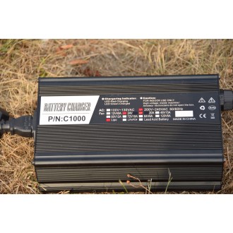 Lithiová baterie Mivardi M-CELL 24V 100Ah + 20A nabíječka