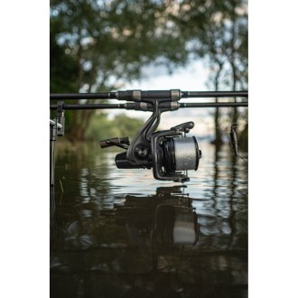 Naviják Giants Fishing XRS FD 9000 + černá cívka 10000 ZDARMA!