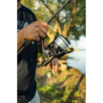 Naviják Giants Fishing XRS FD 9000 + černá cívka 10000 ZDARMA!