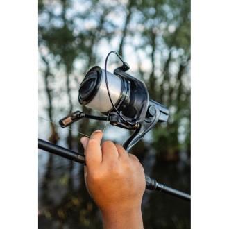 Naviják Giants Fishing XRS FD 9000 + černá cívka 10000 ZDARMA!