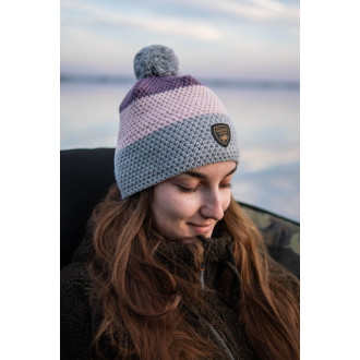 Zimní dámská čepice Giants Fishing tříbarevná s bambulkou