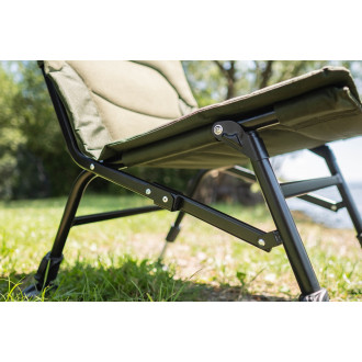 Sedačka Giants Fishing Chair XS-Light + stolek Gaube ZDARMA!