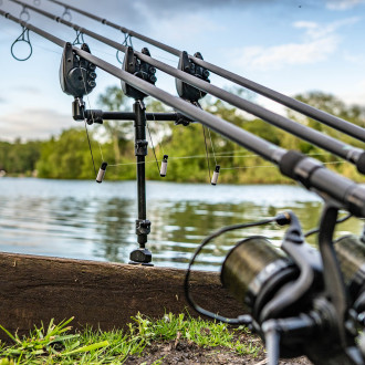 Lok Down Adjustable Stage Stand