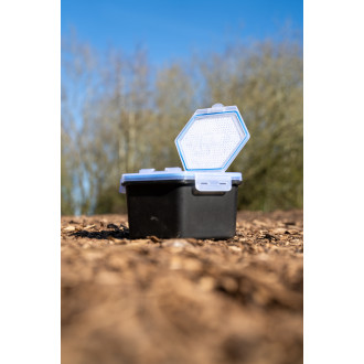 Secure-Lock Bait Box And Sieve 2L