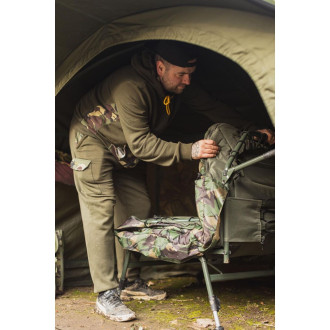Lehátko Wychwood Riot Tactical Compact 6 Leg + spací pytel