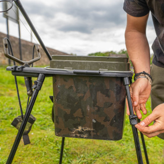 Stojan na kbelík Avid Carp Bait Station Kit