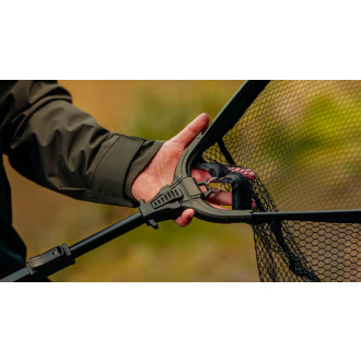 Plovoucí podběrák s pogumovanou síťkou Giants Fishing Deluxe 70x70cm 220cm