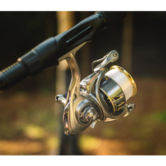 Prut Giants Fishing Deluxe Feeder MH 3,3m 100g + naviják GXF 3000FD