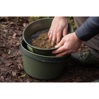 Míchačka krmení Korum Solid Groundbait Bowl Deep se sítem