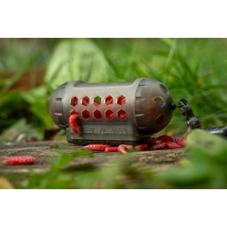 Krmítko Korum Window Maggot Feeder Large