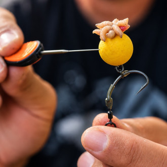Jehla Giants Fishing jemná na červy 0,74mm Maggot Needle