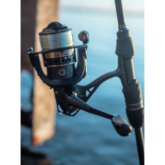 Naviják Giants Fishing Deluxe Reel FD 3000