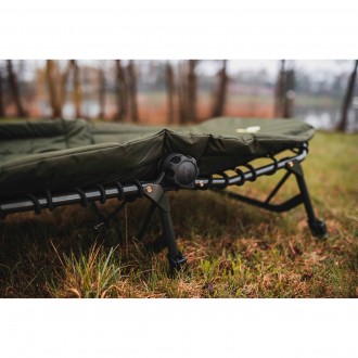 Lehátko Giants Fishing Specialist Plus 8Leg Bedchair
