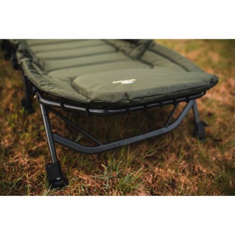 Lehátko Giants Fishing Specialist Plus 8Leg Bedchair