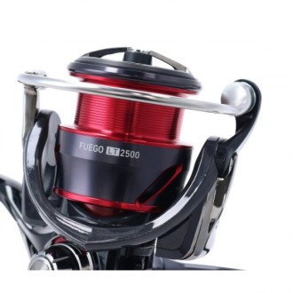 Naviják Daiwa Fuego LT 2500