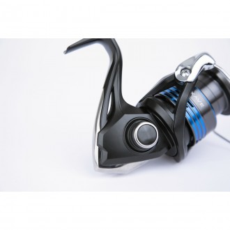 Naviják Shimano Nexave FI 2500